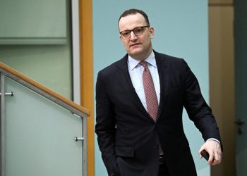 Jens Spahn tritt nach Leihmutterschaft-Debatte als Fraktionschef zurück