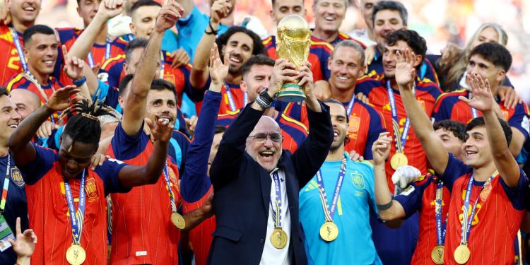 Spanien krönt sich nach Verlängerung zum Weltmeister gegen Argentinien