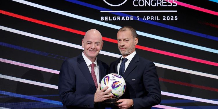 Machtkampf im Weltfußball: UEFA droht FIFA mit komplettem Boykott