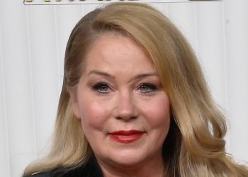 Christina Applegate nach monatelangem Krankenhausaufenthalt wieder zu Hause