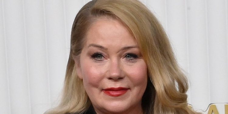 Christina Applegate nach monatelangem Krankenhausaufenthalt wieder zu Hause